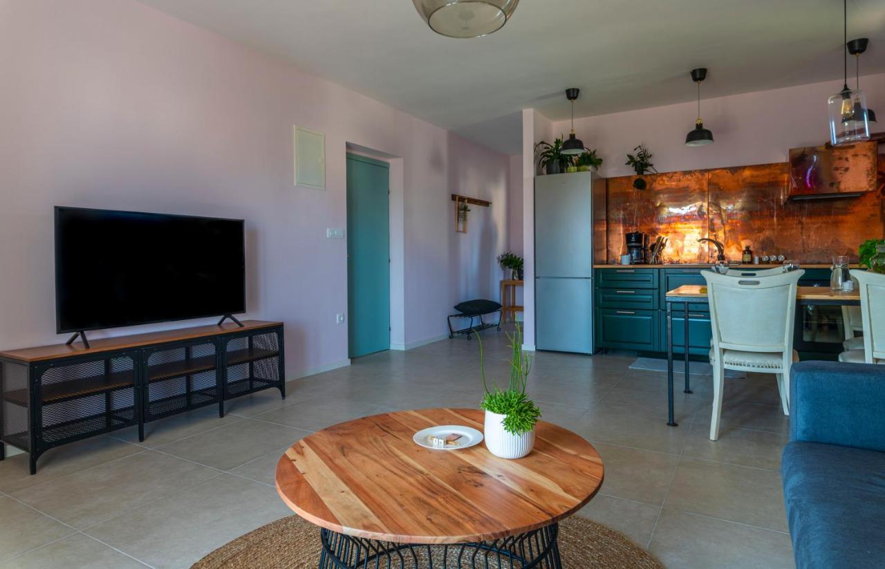 Charming Tale Apartments Modun19 Пироваць Екстер'єр фото
